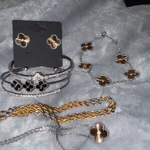 Elegant Gold and Silver Flower Jewelry Set for Ahava❤️